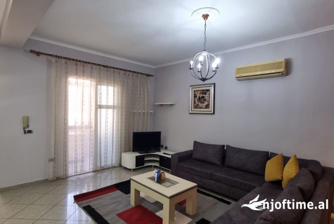 Shtepi me qera 1+1 ne Tirane - 40,000 Leke