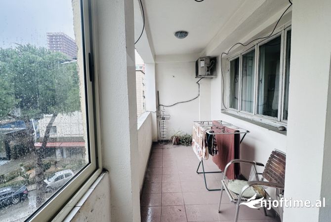 Shtepi me qera Apartament ne Tirane, 2+1, Mobilimi E mobiluar, Pagesa 400  Euro.