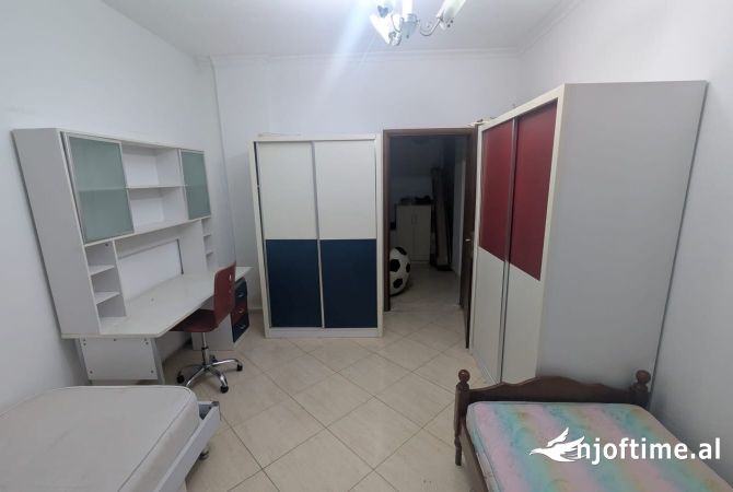 Shtepi me qera Apartament ne Tirane, 2+1, Mobilimi E mobiluar, Pagesa 50,000  Leke.