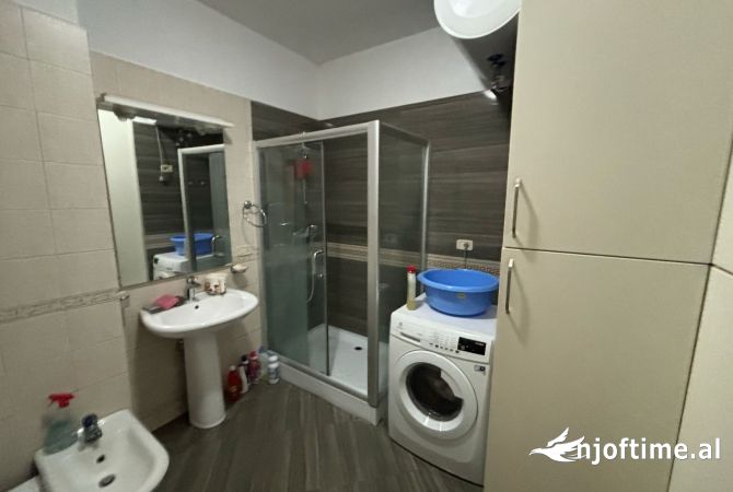 Shtepi me qera Apartament ne Tirane, 1+1, Mobilimi E mobiluar, Pagesa 500  Euro.