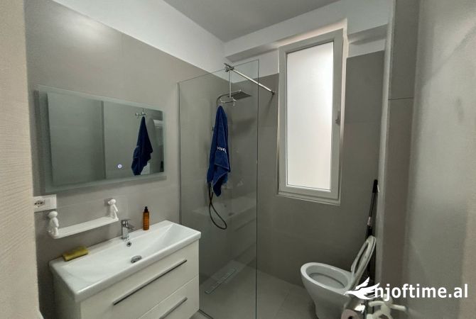 Shtepi me qera Apartament ne Tirane, 2+1, Mobilimi E mobiluar, Pagesa 550  Euro.
