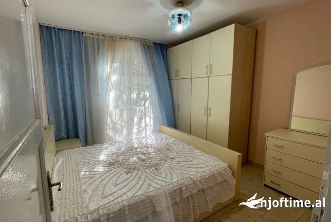 Shtepi me qera 2+1 ne Tirane - 40,000 Leke