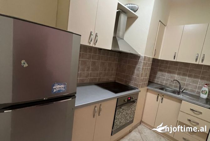 Shtepi me qera Apartament ne Tirane, Garsoniere, Mobilimi E mobiluar, Pagesa 380  Euro.