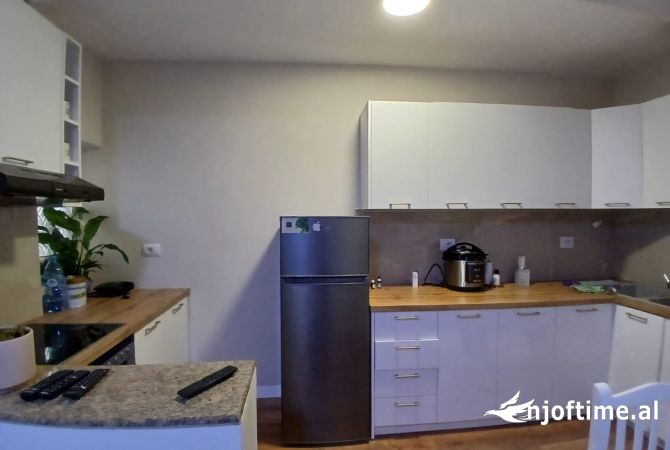 Shtepi me qera Apartament ne Tirane, 1+1, Mobilimi E mobiluar, Pagesa 500  Euro.