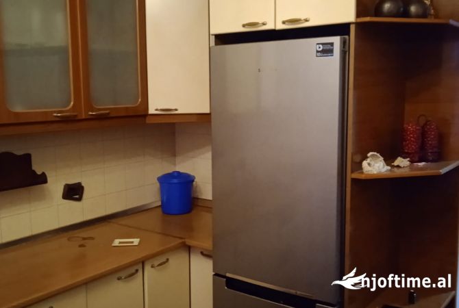 Shtepi me qera Apartament ne Tirane, 3+1, Mobilimi E mobiluar, Pagesa 45,000  Leke.