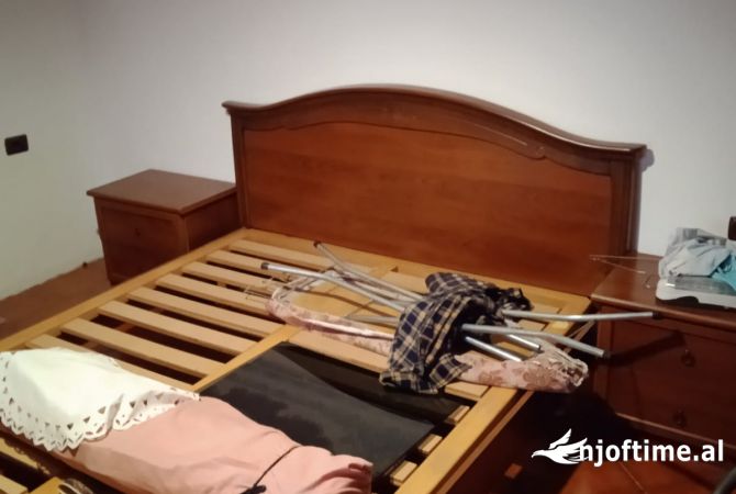 Shtepi me qera Apartament ne Tirane, 3+1, Mobilimi E mobiluar, Pagesa 45,000  Leke.