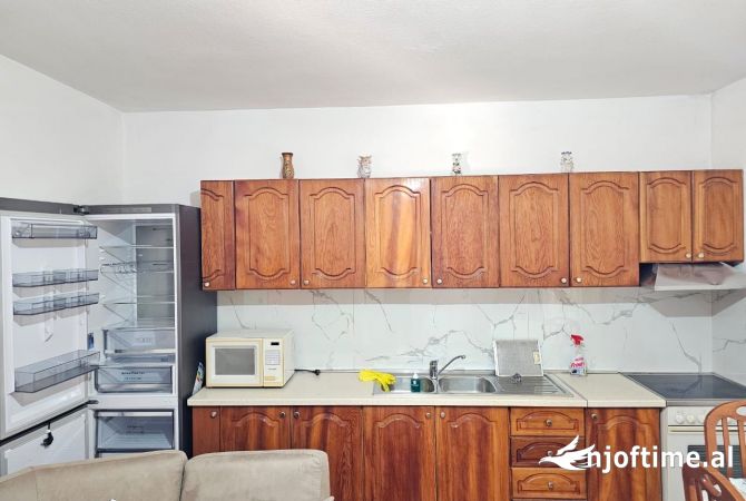 Shtepi me qera 2+1 ne Tirane - 40,000 Leke