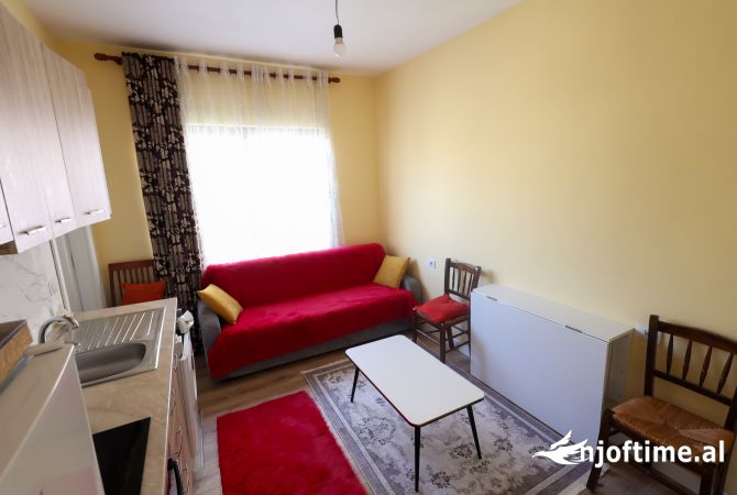 Shtepi me qera Apartament ne Tirane, 1+1, Mobilimi E mobiluar, Pagesa 35,000  Leke.