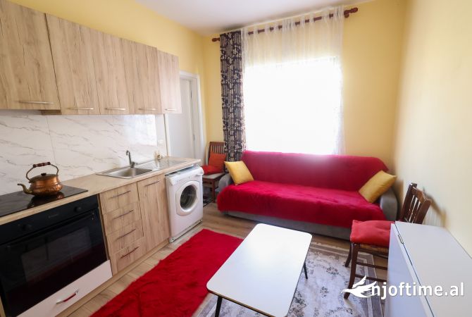 Shtepi me qera 1+1 ne Tirane - 35,000 Leke