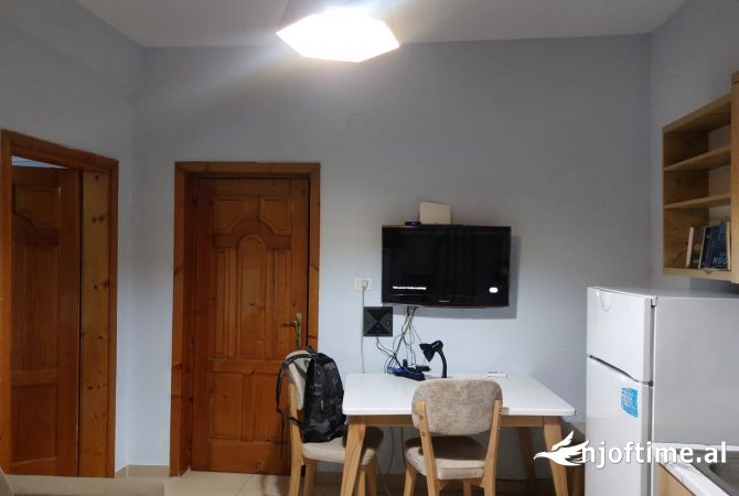 Shtepi me qera Apartament ne Tirane, 1+1, Mobilimi E mobiluar, Pagesa 400  Euro.