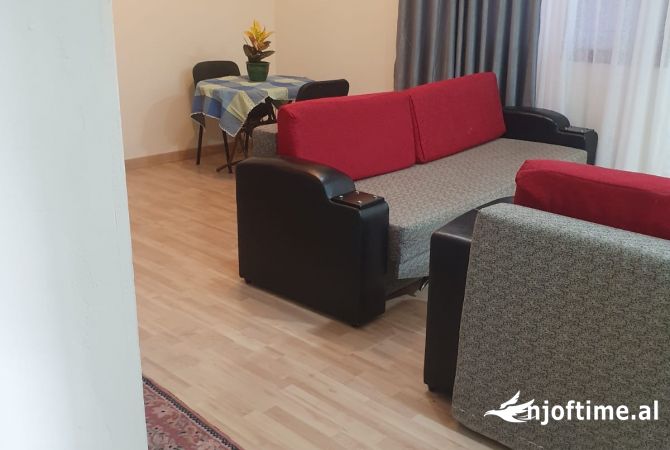 Shtepi me qera Apartament ne Tirane, 1+1, Mobilimi E mobiluar, Pagesa 450  Euro.