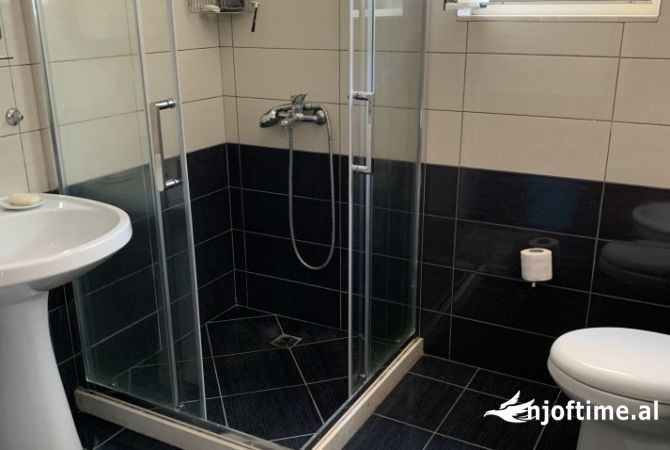 Shtepi me qera Apartament ne Tirane, 1+1, Mobilimi E mobiluar, Pagesa 450  Euro.