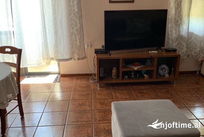 Shtepi me qera Apartament ne Tirane, 1+1, Mobilimi E mobiluar, Pagesa 450  Euro.