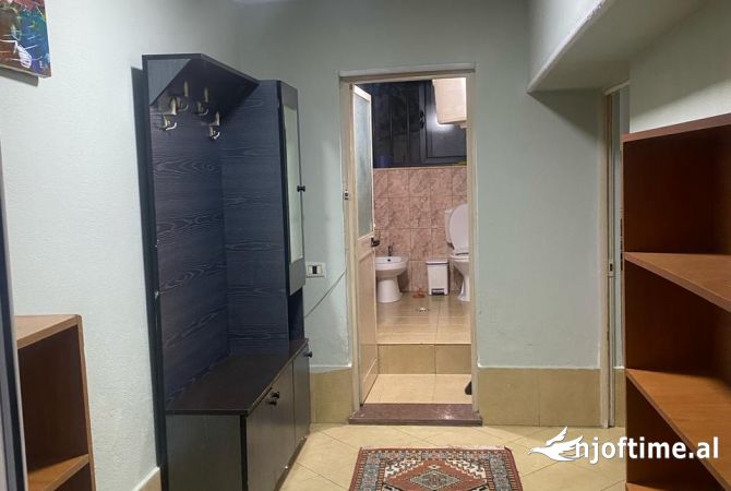 Shtepi me qera 1+1 ne Tirane - 40,000 Leke