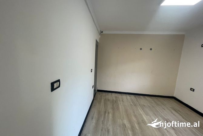 Ambient biznesi me qera 1+1 ne Tirane - 500 Euro