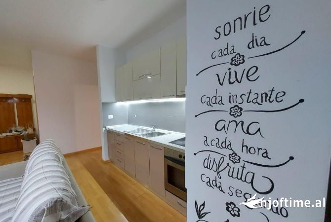 Shtepi me qera Apartament ne Tirane, 2+1, Mobilimi E mobiluar, Pagesa 700  Euro.