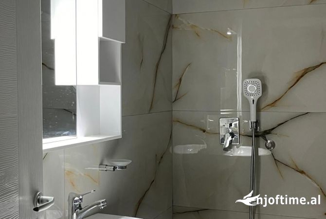 Shtepi me qera Apartament ne Tirane, Garsoniere, Mobilimi E mobiluar, Pagesa 360  Euro.