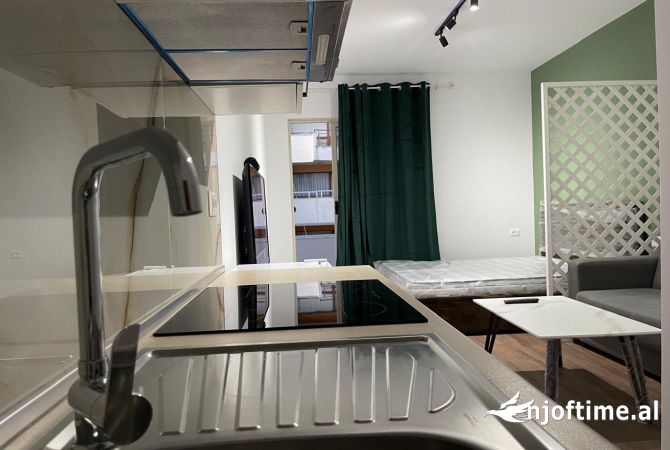 Shtepi me qera Apartament ne Tirane, Garsoniere, Mobilimi E mobiluar, Pagesa 360  Euro.