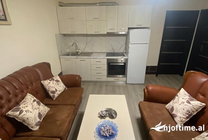 Shtepi me qera 2+1 ne Tirane - 40,000 Leke