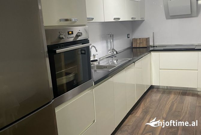 Shtepi me qera 2+1 ne Tirane - 800 Euro
