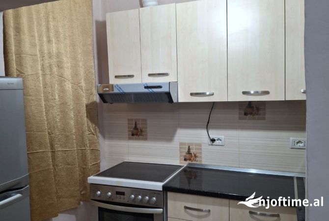 Shtepi me qera Apartament ne Tirane, 1+1, Mobilimi E mobiluar, Pagesa 45,000  Leke.
