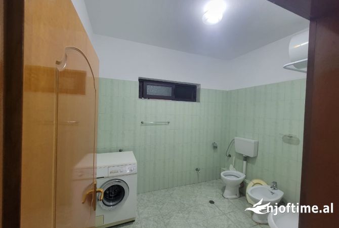 Shtepi me qera Apartament ne Tirane, 1+1, Mobilimi E mobiluar, Pagesa 38,000  Leke.