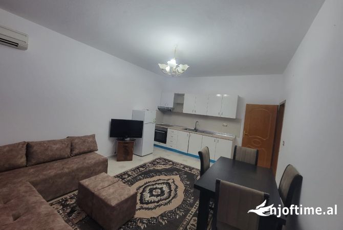 Shtepi me qera 1+1 ne Tirane - 38,000 Leke