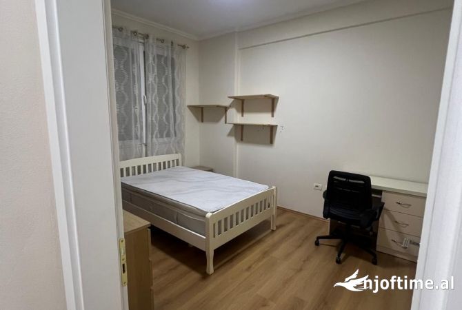Shtepi me qera Apartament ne Tirane, 2+1, Mobilimi E mobiluar, Pagesa 600  Euro.