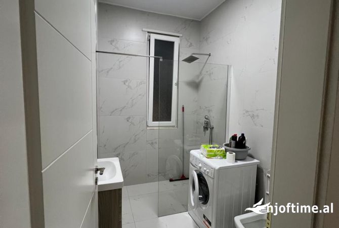 Shtepi me qera Apartament ne Tirane, 2+1, Mobilimi E mobiluar, Pagesa 600  Euro.