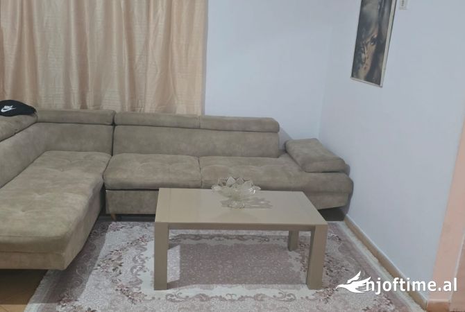 Shtepi me qera 2+1 ne Tirane - 35,000 Leke