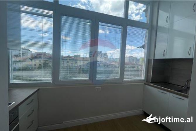Shtepi ne shitje Apartament ne Tirane, 2+1, Mobilimi E mobiluar, Pagesa 184,000  Euro.