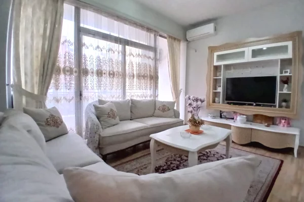 Shtepi me qera 2+1 ne Tirane - 58,000 Leke