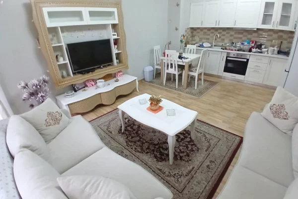 Shtepi me qera 2+1 ne Tirane - 58,000 Leke