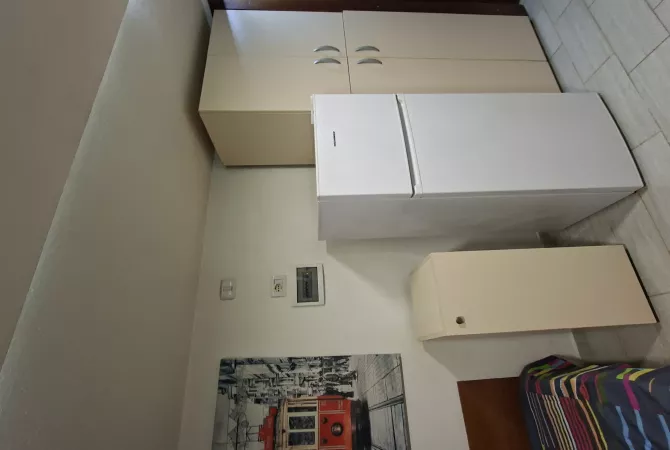 Shtepi me qera Apartament ne Tirane, Garsoniere, Mobilimi E mobiluar, Pagesa 30,000  Leke.