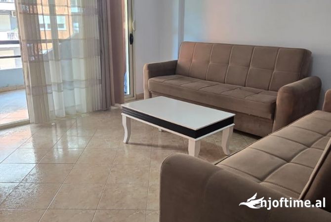 Shtepi me qera Apartament ne Tirane, 2+1, Mobilimi E mobiluar, Pagesa 450  Euro.