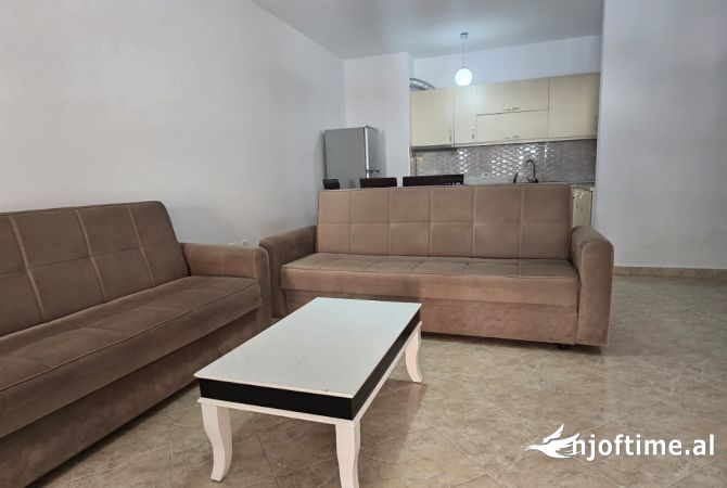 Shtepi me qera Apartament ne Tirane, 2+1, Mobilimi E mobiluar, Pagesa 450  Euro.