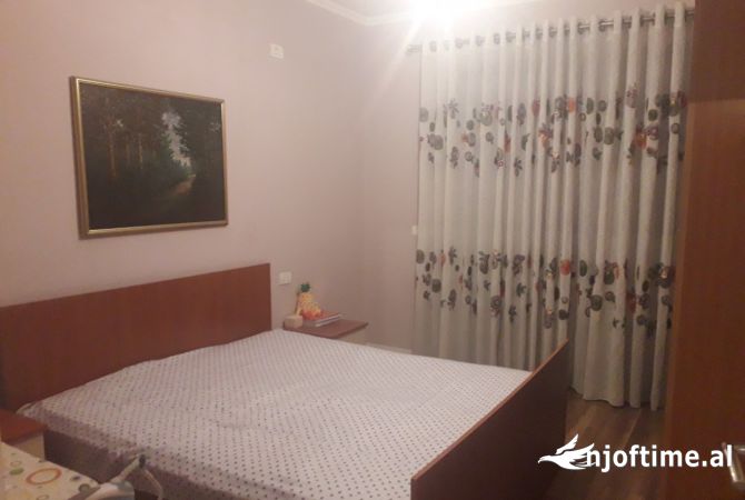 Shtepi me qera Apartament ne Tirane, 1+1, Mobilimi E mobiluar, Pagesa 350  Euro.