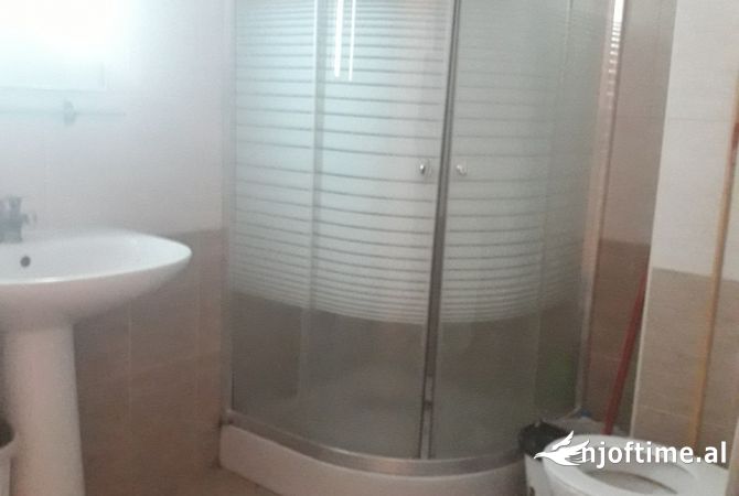 Shtepi me qera Apartament ne Tirane, 1+1, Mobilimi E mobiluar, Pagesa 350  Euro.