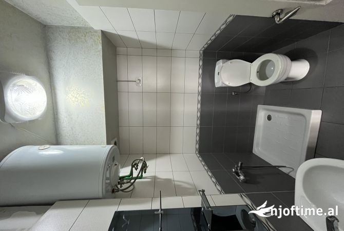 Shtepi me qera Apartament ne Tirane, 2+1, Mobilimi E mobiluar, Pagesa 45,000  Leke.