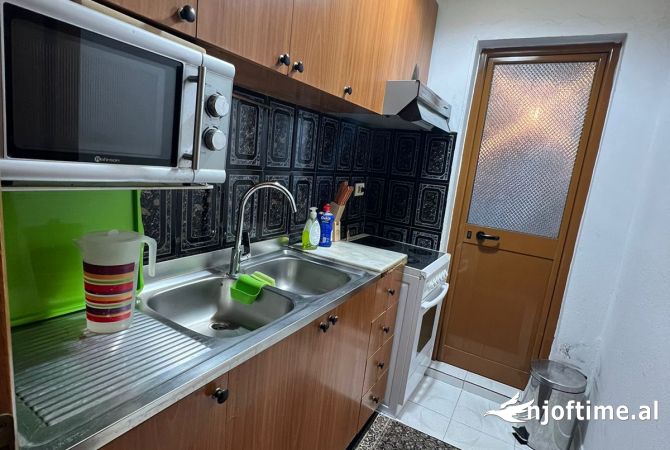 Shtepi me qera 2+1 ne Tirane - 450 Euro