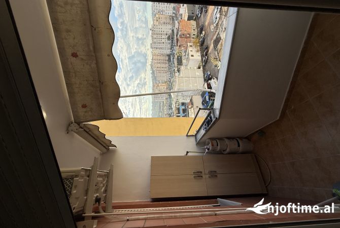 Shtepi ne shitje Apartament ne Tirane, 1+1, Mobilimi E mobiluar, Pagesa 85,000  Euro.