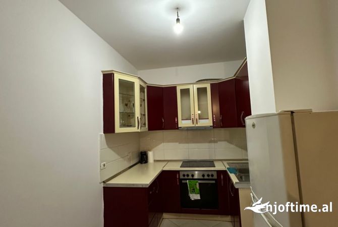 Shtepi me qera 2+1 ne Tirane - 400 Euro