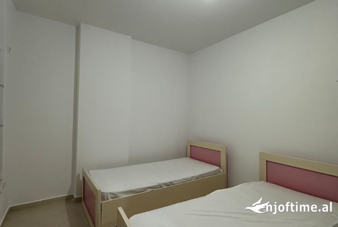 Shtepi me qera Apartament ne Tirane, 2+1, Mobilimi E mobiluar, Pagesa 400  Euro.