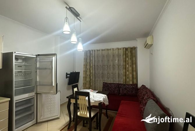 Shtepi me qera 1+1 ne Tirane - 35,000 Leke