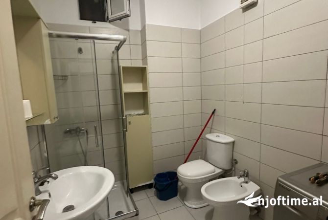 Shtepi me qera Apartament ne Tirane, 1+1, Mobilimi E mobiluar, Pagesa 35,000  Leke.