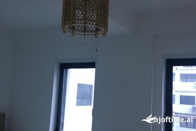 Shtepi me qera Apartament ne Tirane, 1+1, Mobilimi E mobiluar, Pagesa 500  Euro.