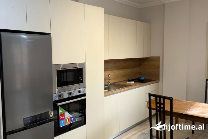Shtepi me qera 2+1 ne Tirane - 45,000 Leke