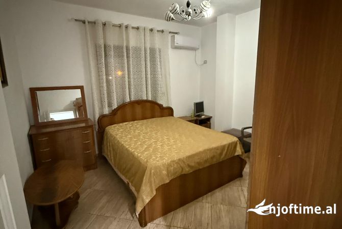 Shtepi me qera Apartament ne Tirane, 2+1, Mobilimi E mobiluar, Pagesa 40,000  Leke.