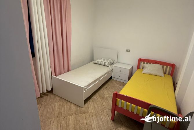 Shtepi me qera Apartament ne Tirane, 2+1, Mobilimi E mobiluar, Pagesa 40,000  Leke.