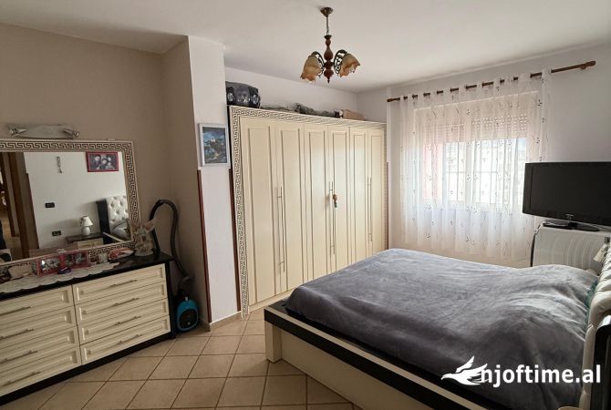 Shtepi ne shitje Apartament ne Tirane, 2+1, Mobilimi E mobiluar, Pagesa 280,000  Euro.
